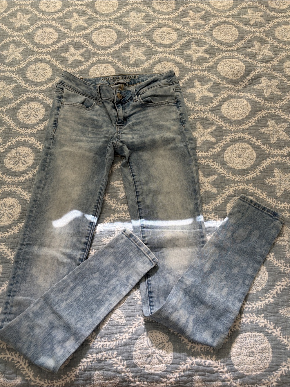 American Eagle Outfitters Faded Light Blue Skinny Jeans
